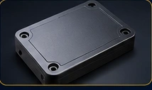 Tampa de equipamento industrial impressa em 3D